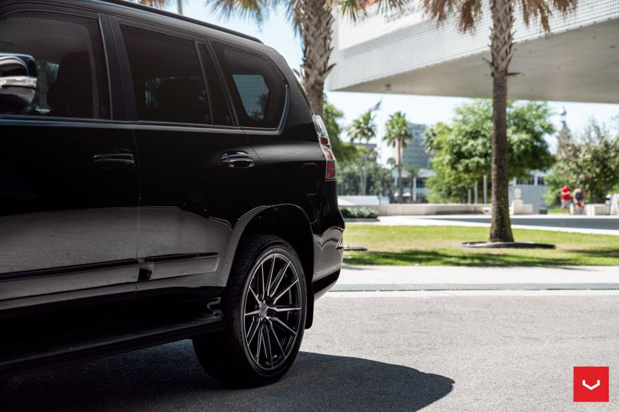 Детали экстерьера Lexus GX460 on Vossen Wheels (HF6-1) 2019 года  (фото 12 из 15)